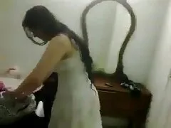 लोचदार स्तन के साथ एक युवा गोरा, एक आदमी की मोटी डिक के लिए उसके होंठ फुल सेक्सी एचडी वीडियो फिल्म चूसा