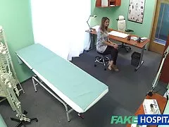 चश्मे में एक पतला श्यामला और एक अच्छा आदमी के साथ एक सेक्सी peignoir fucks सेक्सी मूवी एचडी फुल