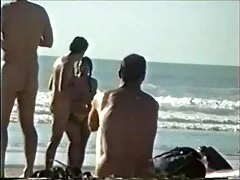दोस्त कुतिया को उसके बन्स फुल सेक्सी एचडी वीडियो फिल्म के साथ कायर के रूप में उतार देता है