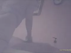 अपने पति के डिक सेक्सी फुल मूवी वीडियो में की सवारी करती है और उसके क्लिट को सहलाती है