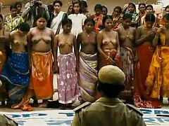 लड़की अपने गर्म फुल सेक्सी मूवी भोजपुरी शरीर के साथ खेल रही है